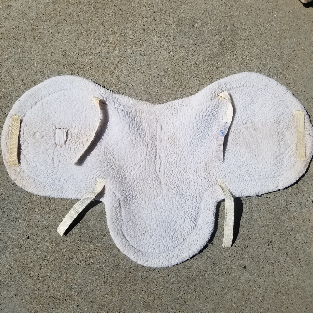 White fleece horse show saddle pad